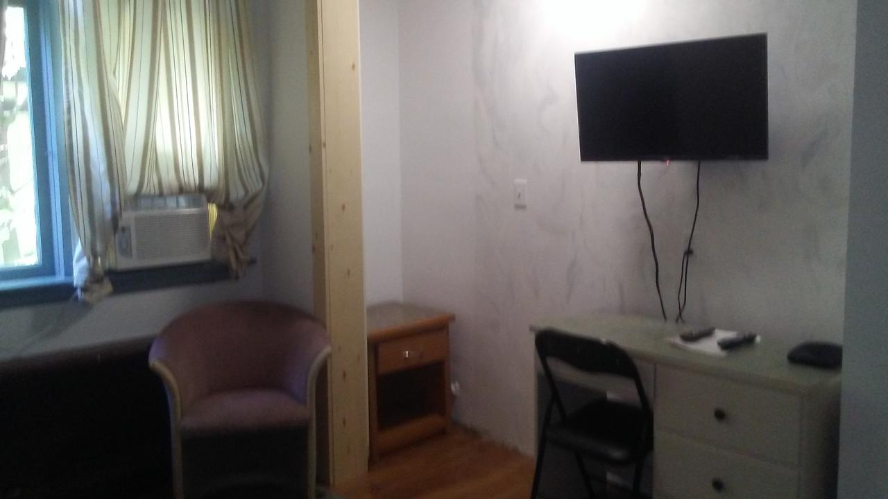 Chameleon Hotel Castlegar Luaran gambar