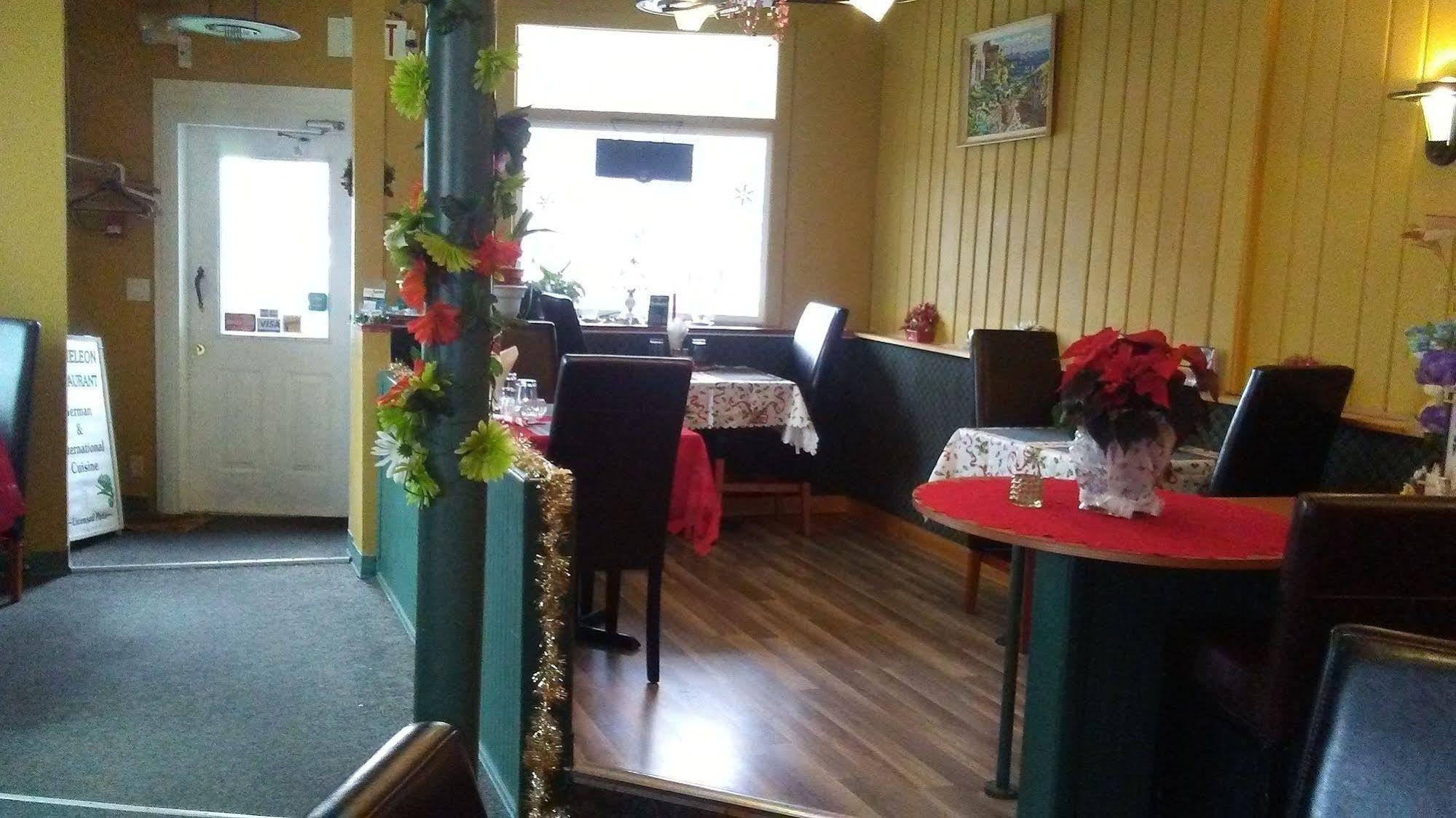 Chameleon Hotel Castlegar Luaran gambar