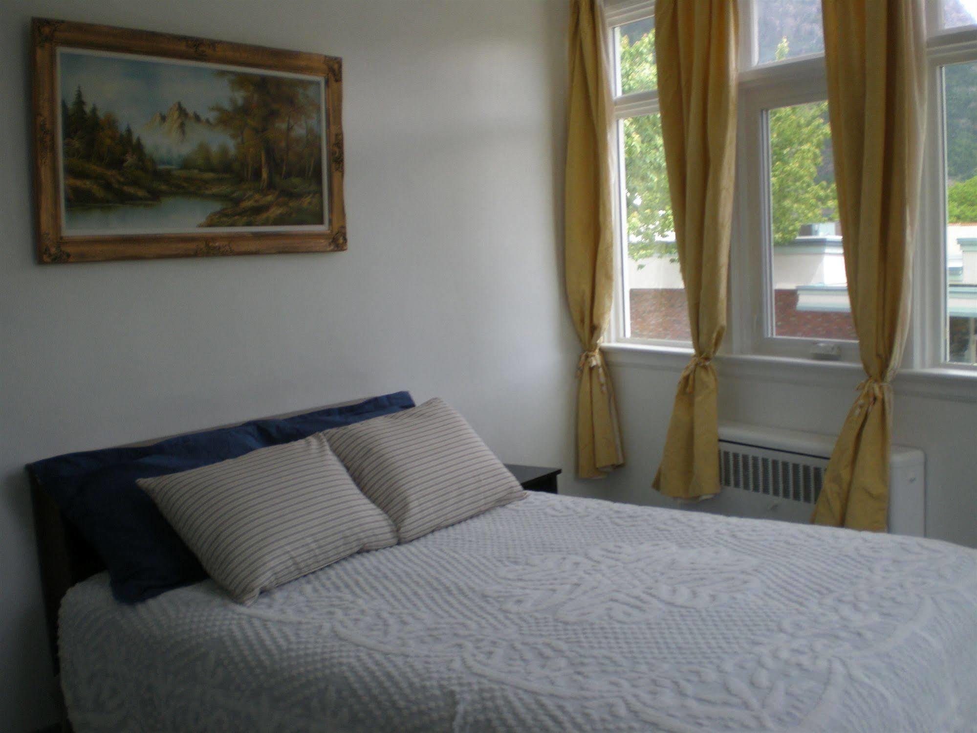 Chameleon Hotel Castlegar Luaran gambar